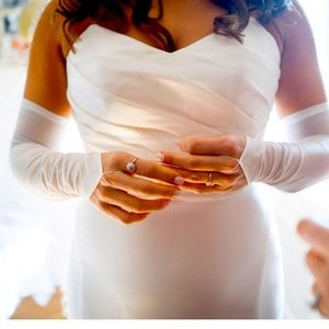 Beautiful, delicate and elegant tailormade sheer arm sleeves